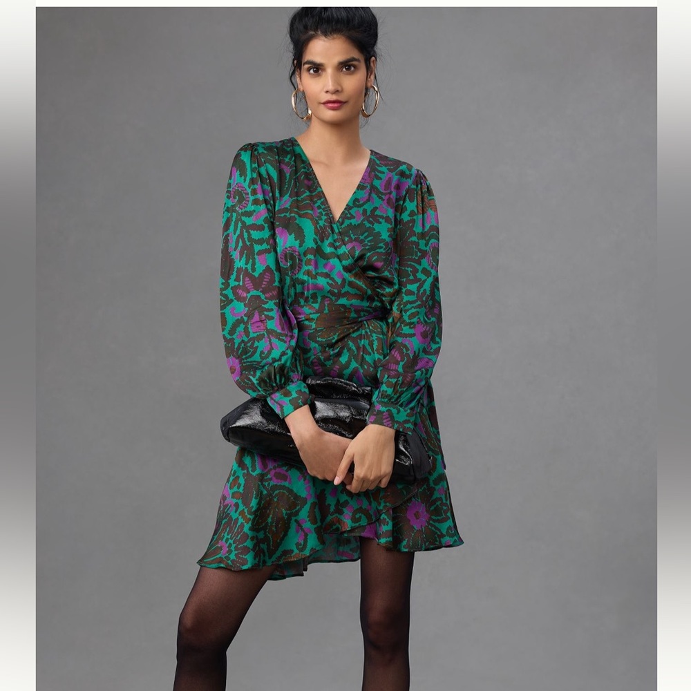 Velvet & Graham 💚 Wrap Mini Dress